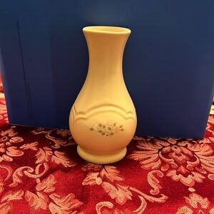 Pfaltzgraff Remembrance bud vase